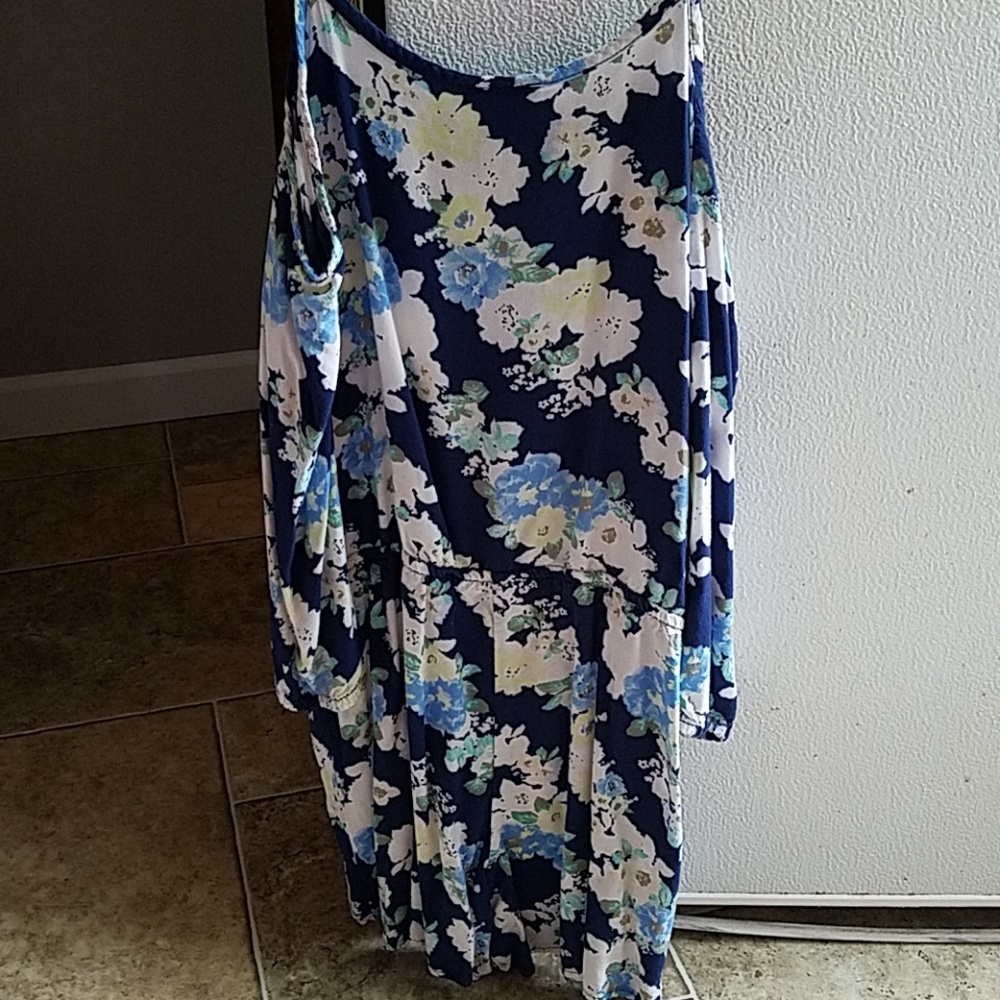 Navy Floral Romper - Picture 2 of 2
